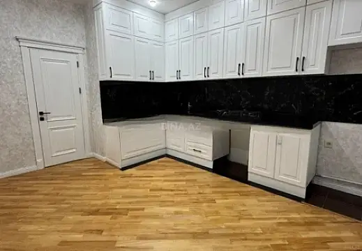 Satılır 4 otaqlı mənzil 156 m²