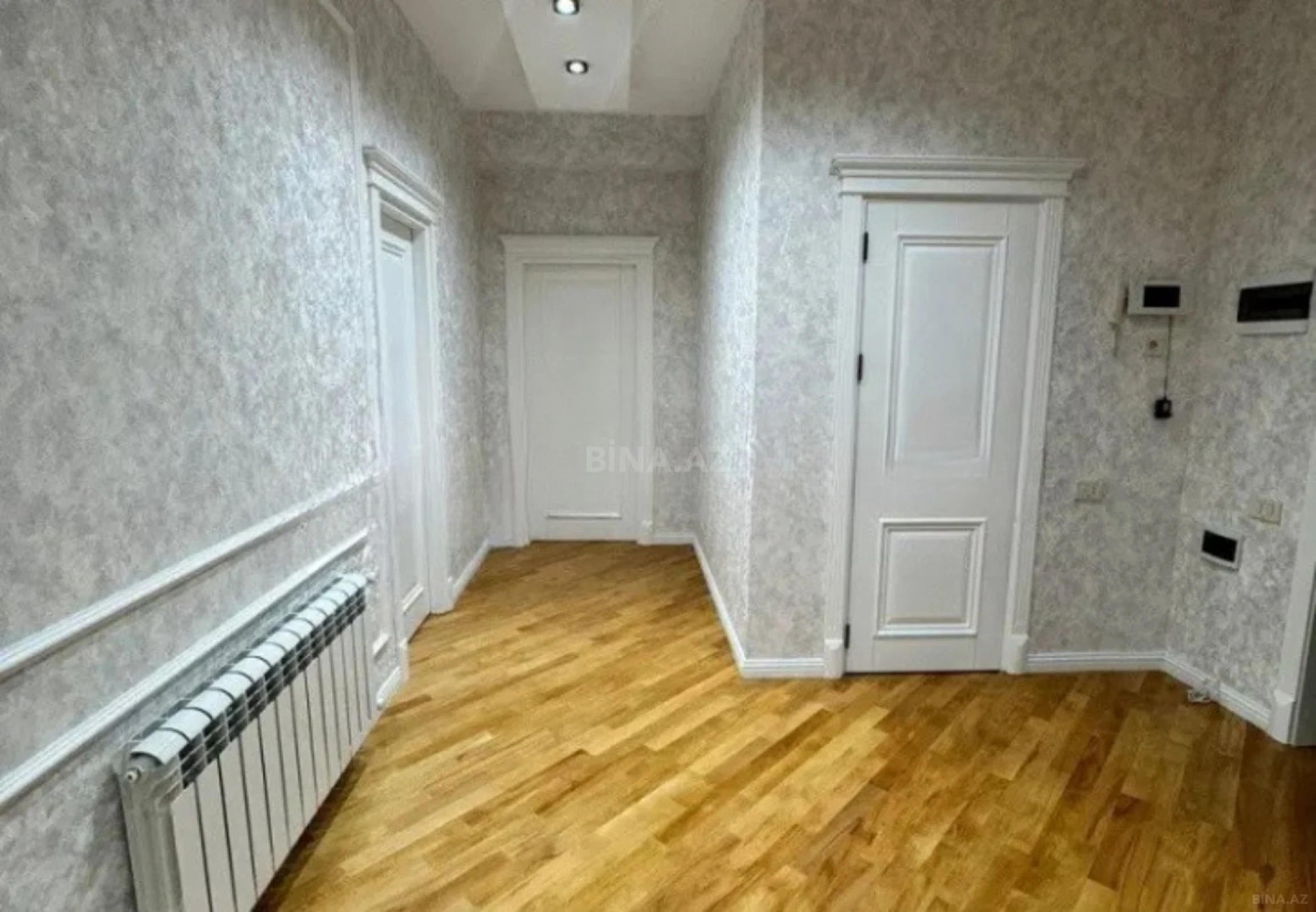 Satılır 4 otaqlı mənzil 156 m²