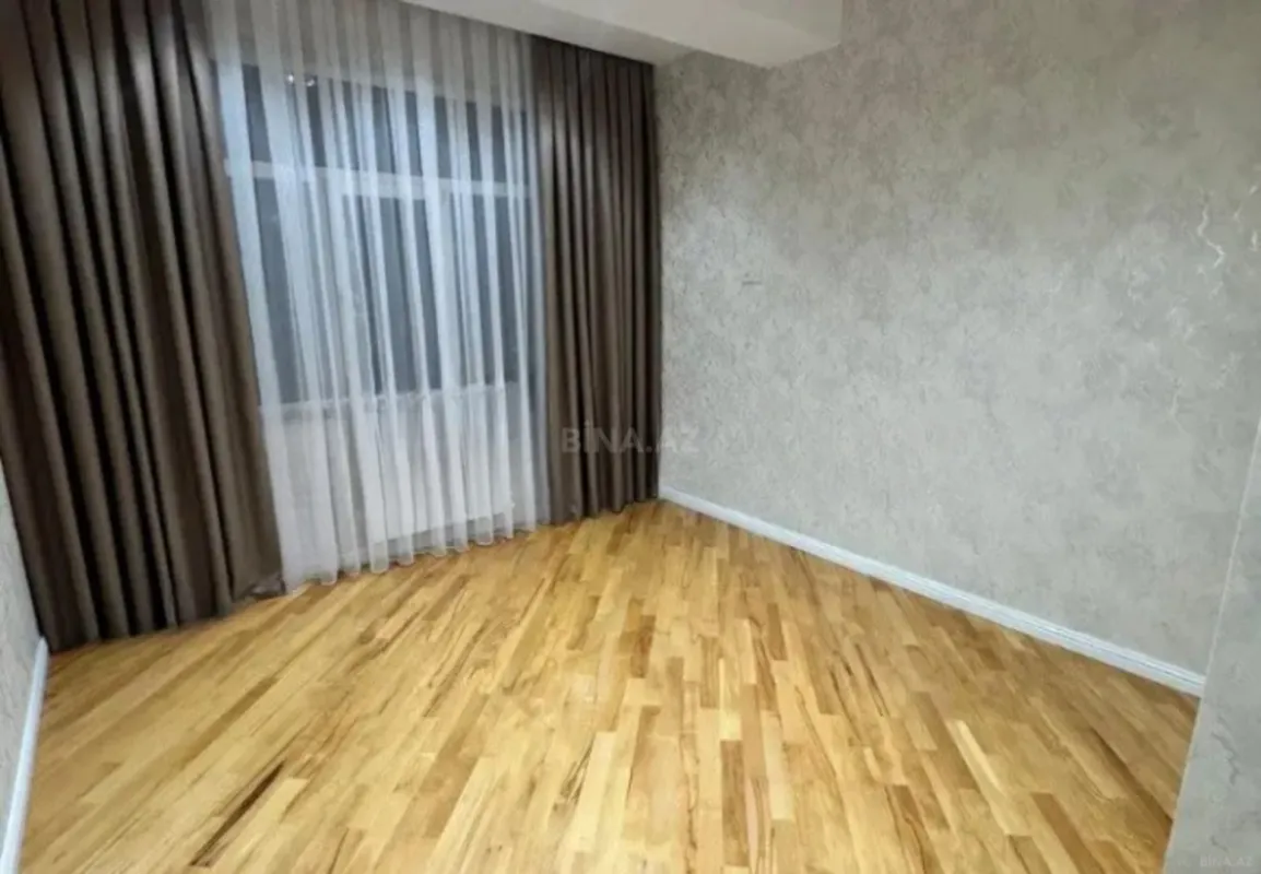 Satılır 4 otaqlı mənzil 156 m²
