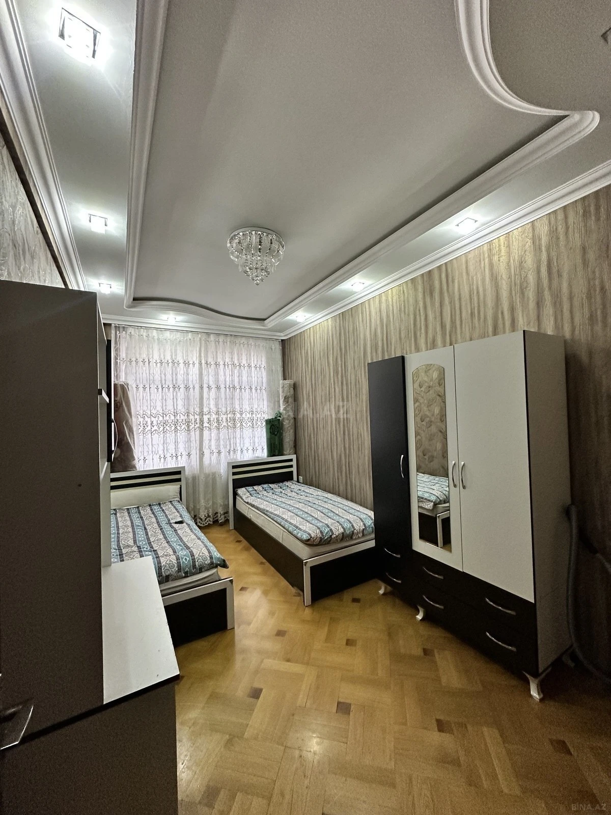 Kirayə verilir 3 otaqlı mənzil 118 m²