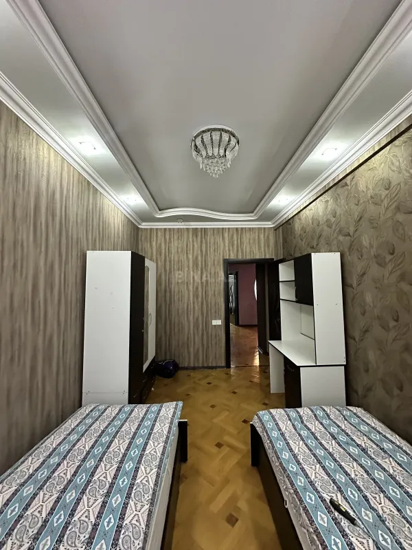 Kirayə verilir 3 otaqlı mənzil 118 m²