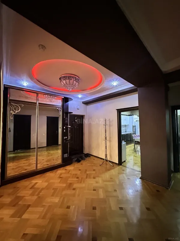 Kirayə verilir 3 otaqlı mənzil 118 m²