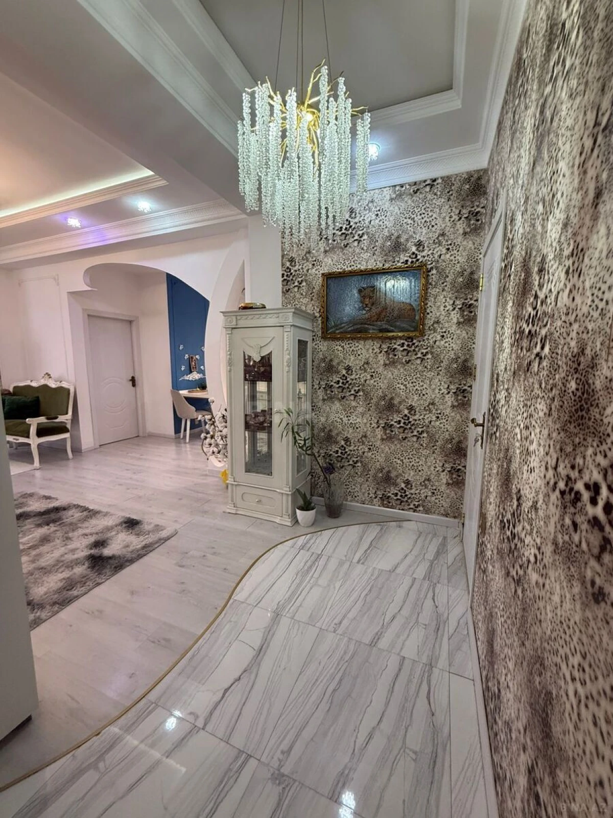 Satılır 3 otaqlı mənzil 92 m²