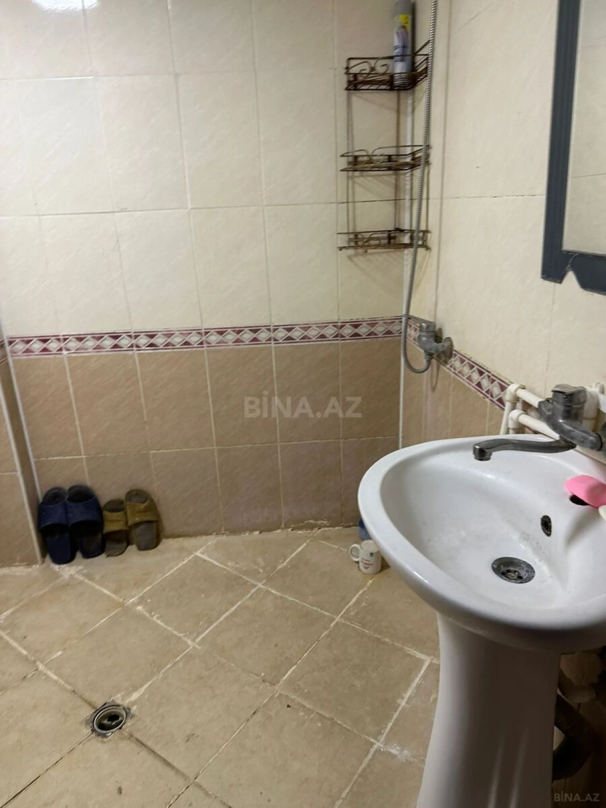 Kirayə verilir 2 otaqlı mənzil 95 m²