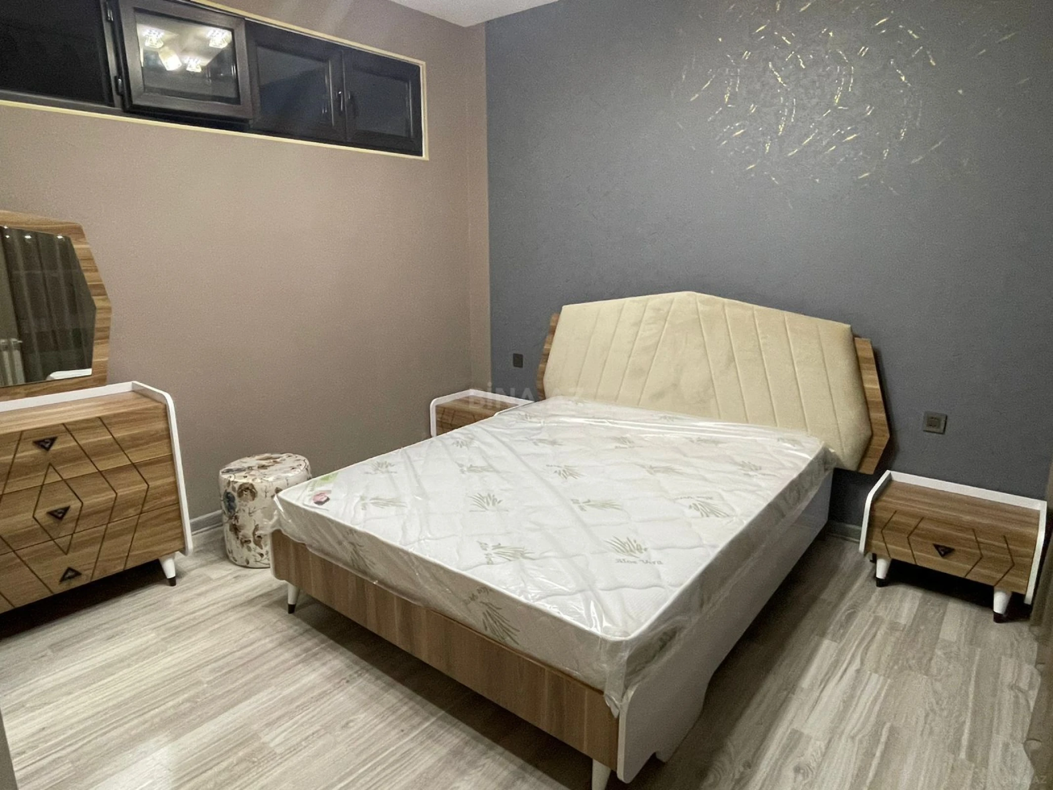 Kirayə verilir 3 otaqlı mənzil 107 m²