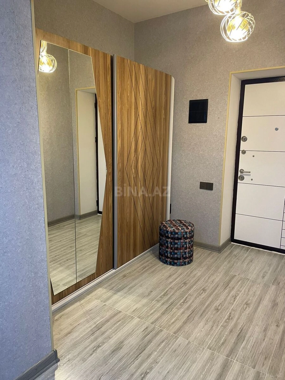 Kirayə verilir 3 otaqlı mənzil 107 m²