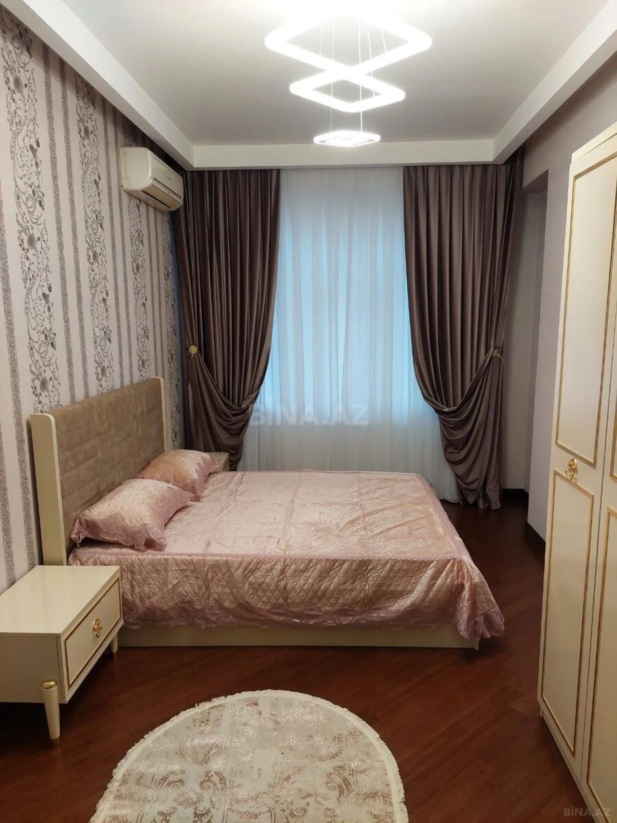 Kirayə verilir 2 otaqlı mənzil 80 m²