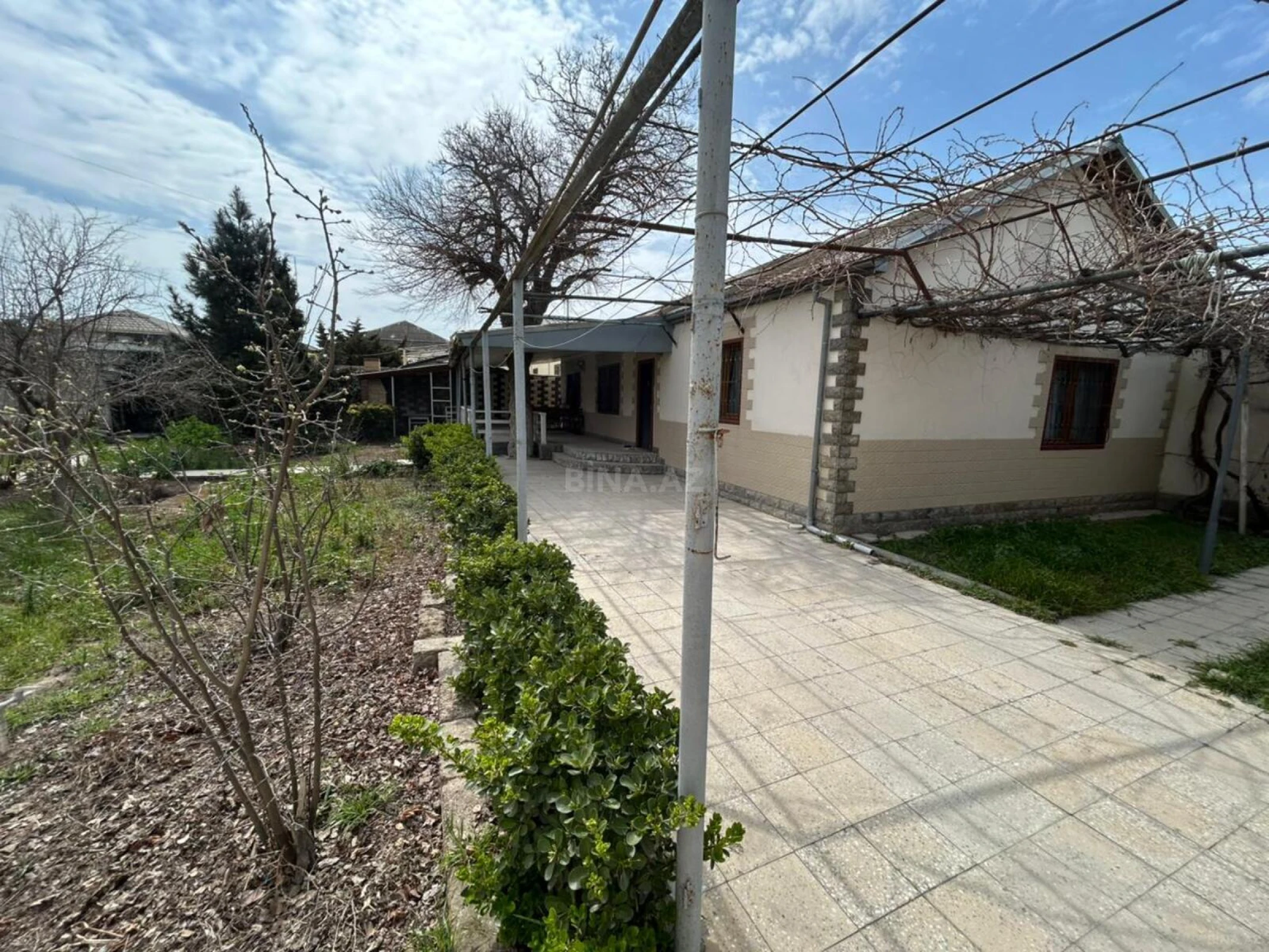 Satılır 4 otaqlı həyət evi 120 m²