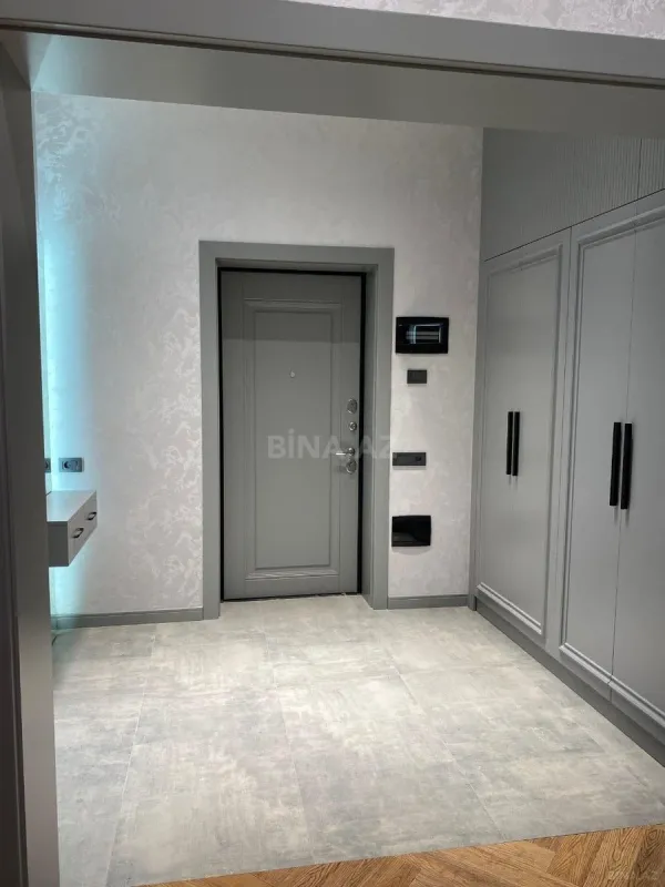 Satılır 2 otaqlı mənzil 68 m²