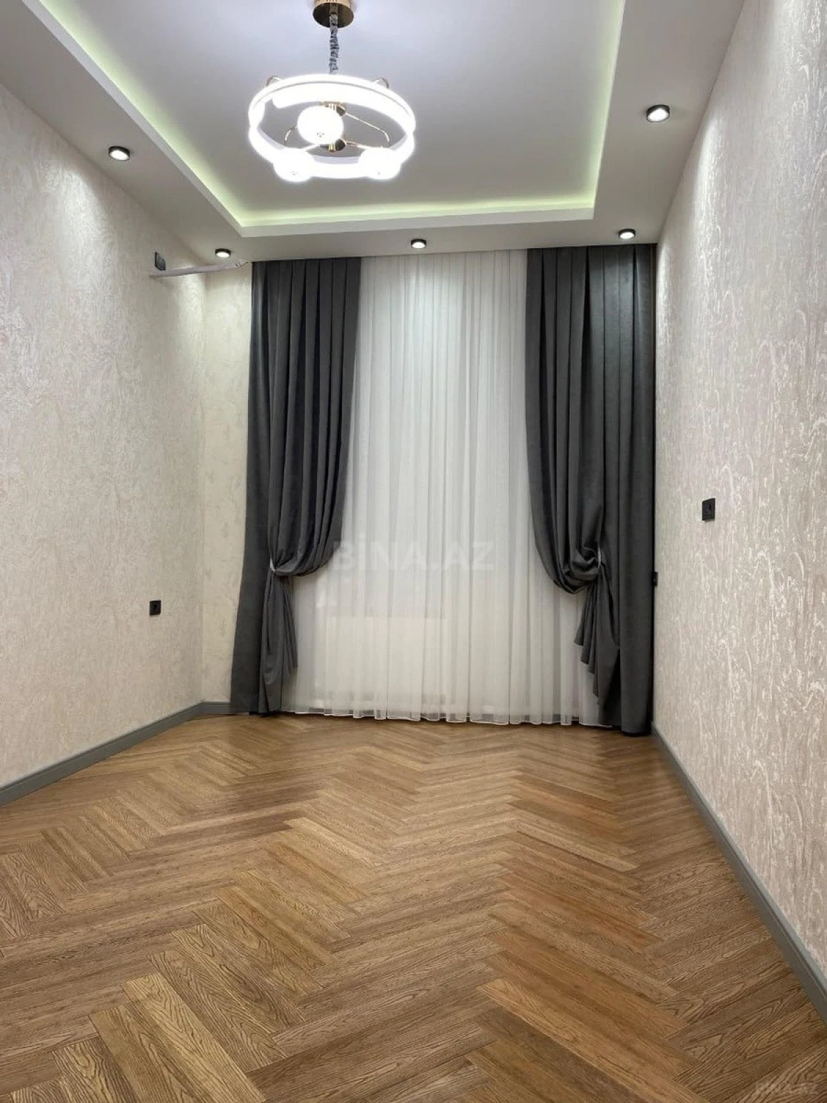 Satılır 2 otaqlı mənzil 68 m²