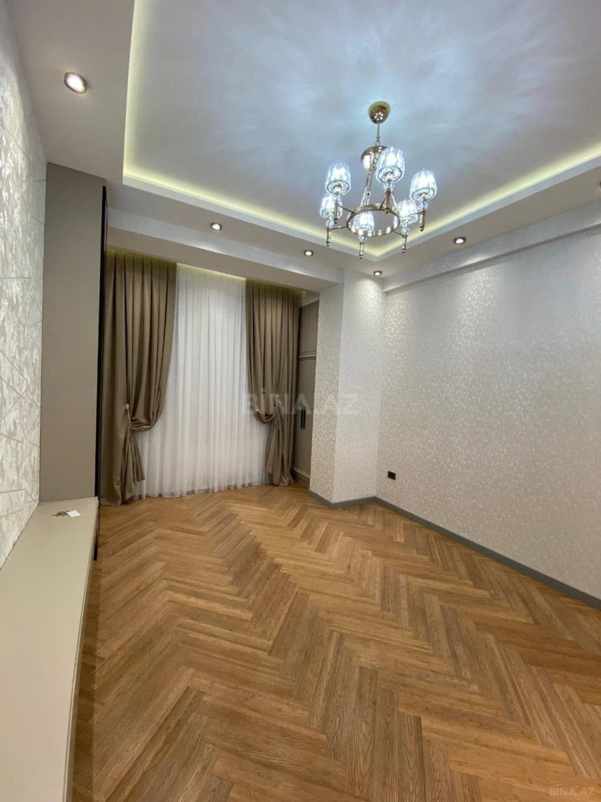 Satılır 2 otaqlı mənzil 68 m²