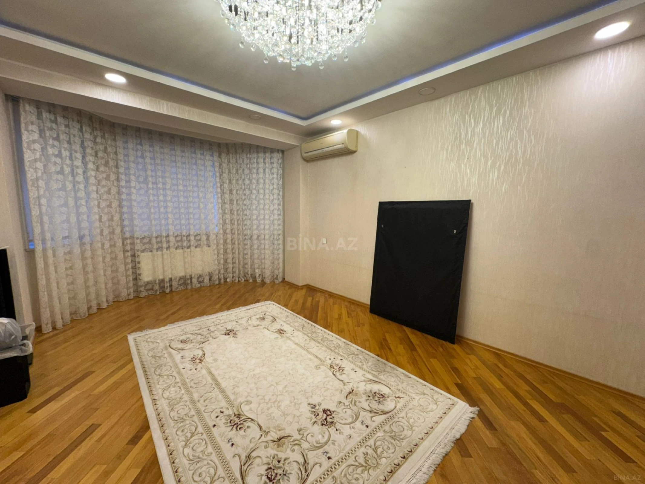 Satılır 3 otaqlı mənzil 110 m²