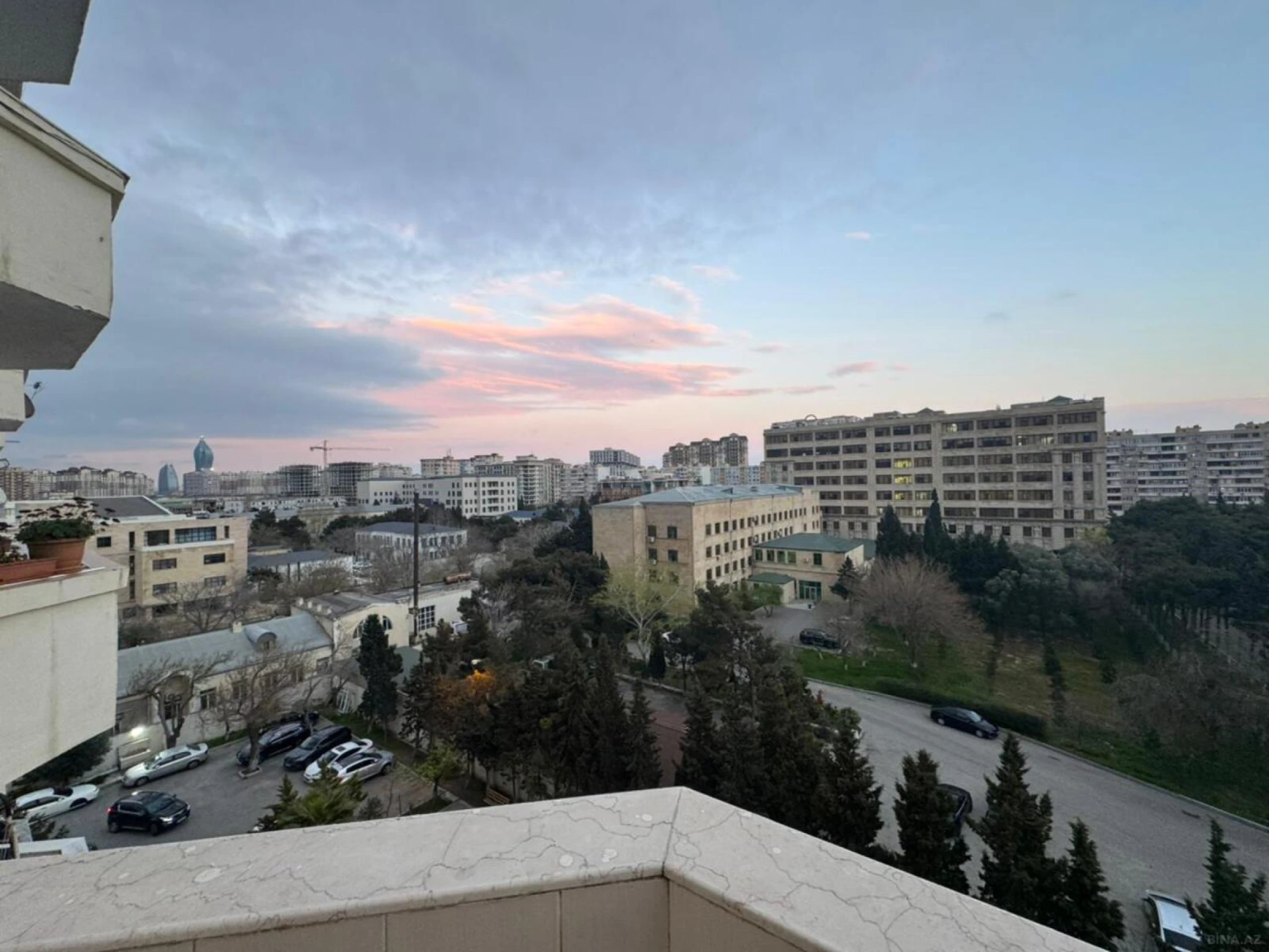 Satılır 3 otaqlı mənzil 110 m²