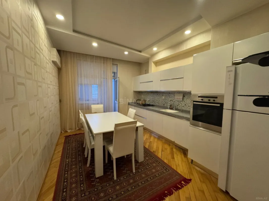 Satılır 3 otaqlı mənzil 110 m²