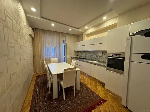 Satılır 3 otaqlı mənzil 110 m²