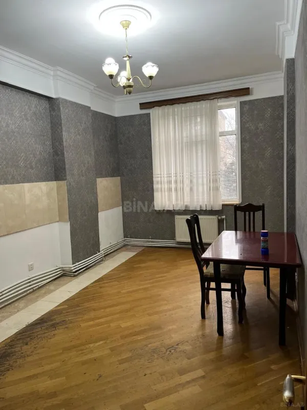 Satılır 3 otaqlı mənzil 128 m²