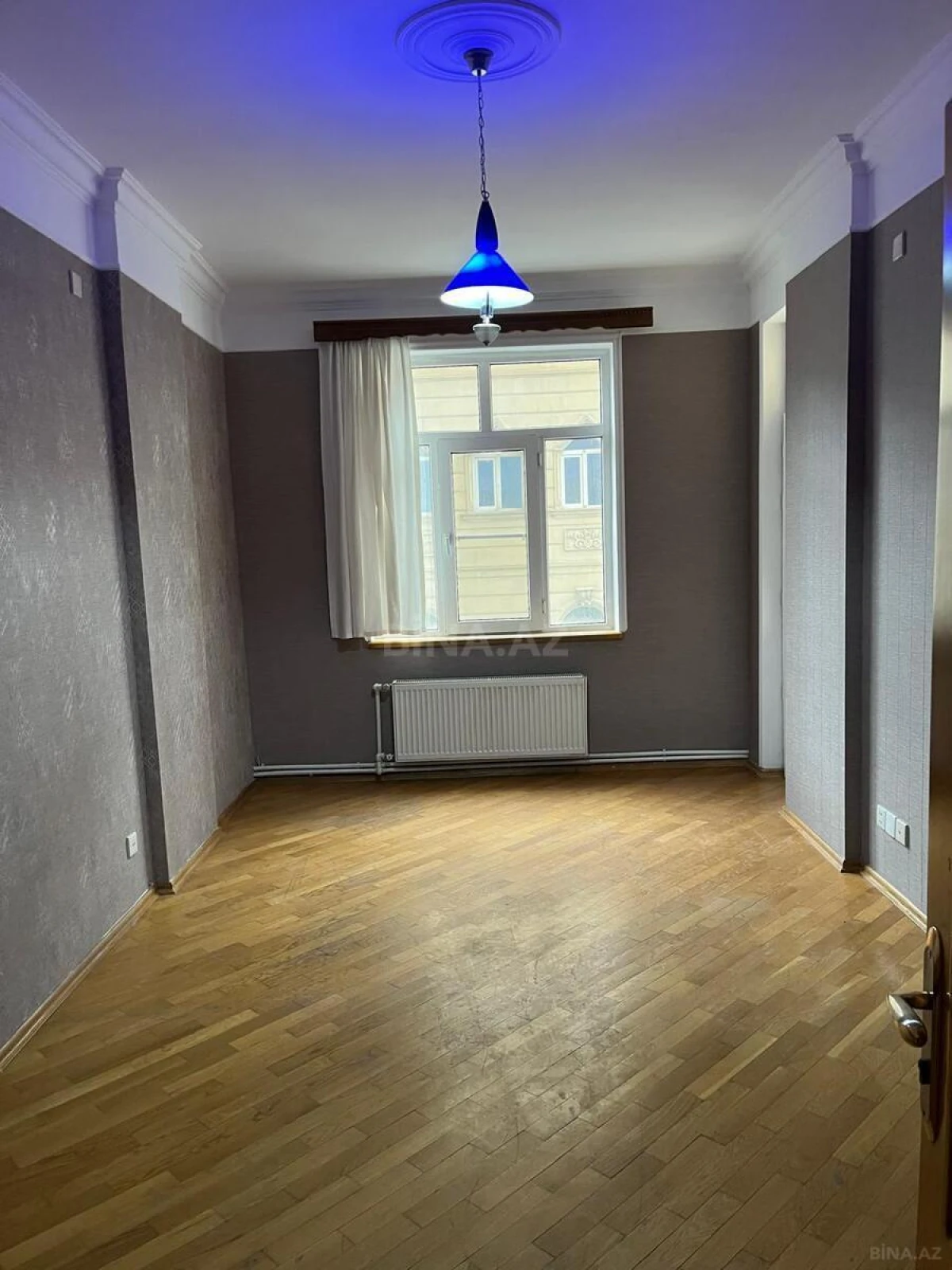 Satılır 3 otaqlı mənzil 128 m²