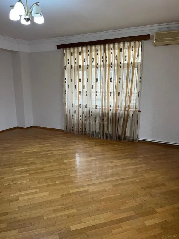Satılır 3 otaqlı mənzil 128 m²