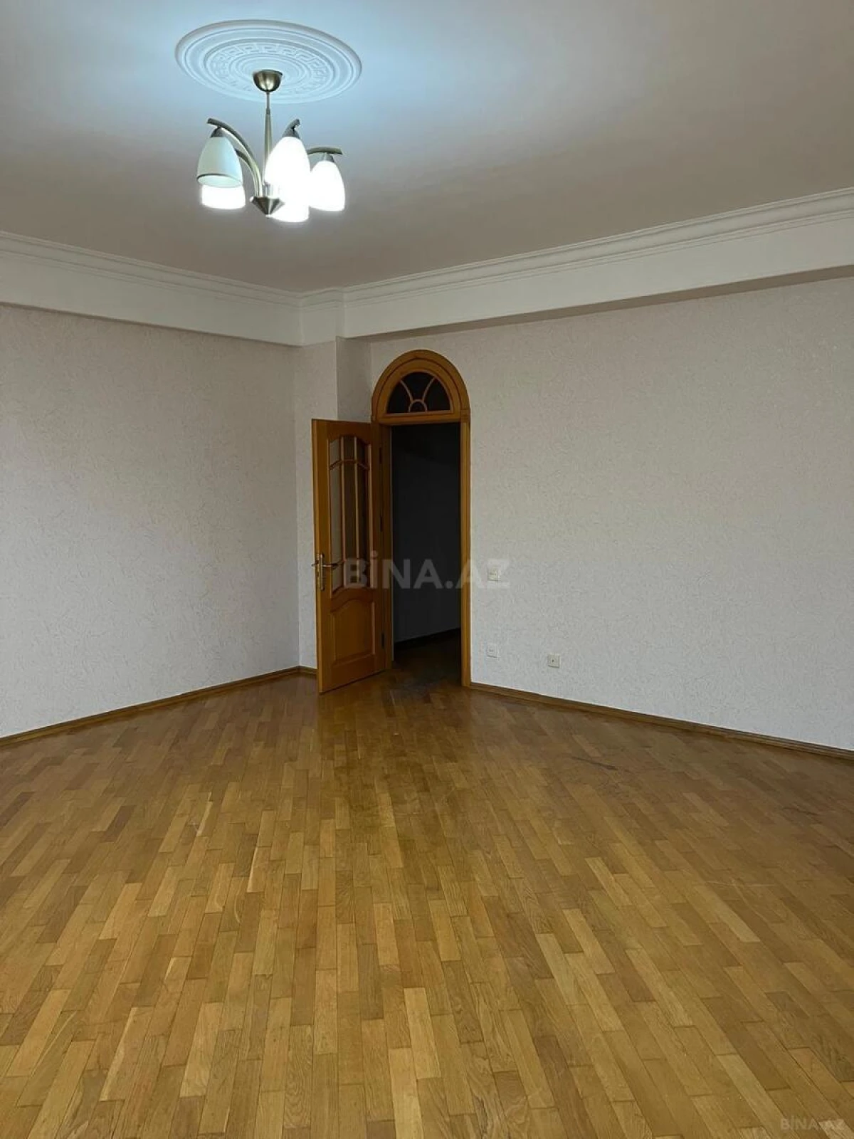 Satılır 3 otaqlı mənzil 128 m²