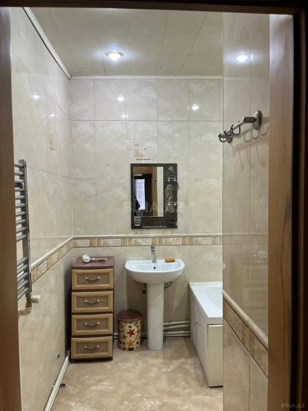 Satılır 3 otaqlı mənzil 128 m²