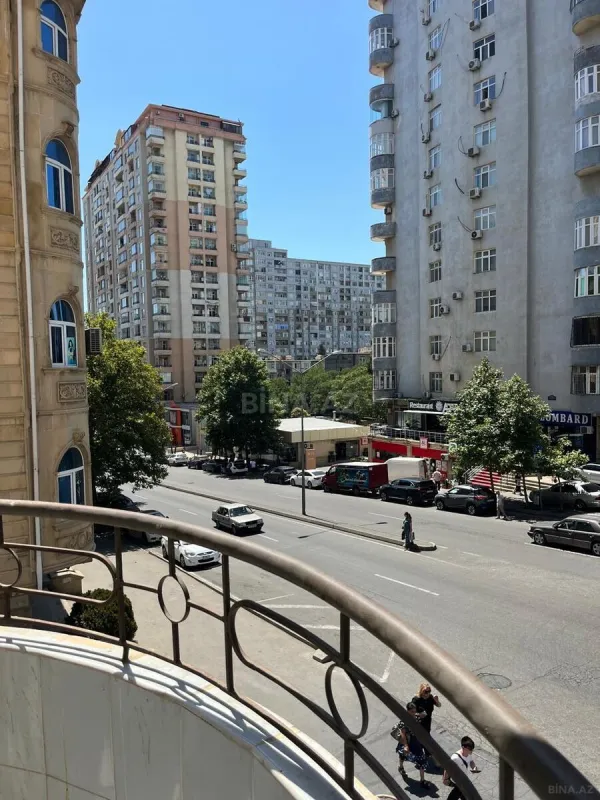 Satılır 3 otaqlı mənzil 128 m²
