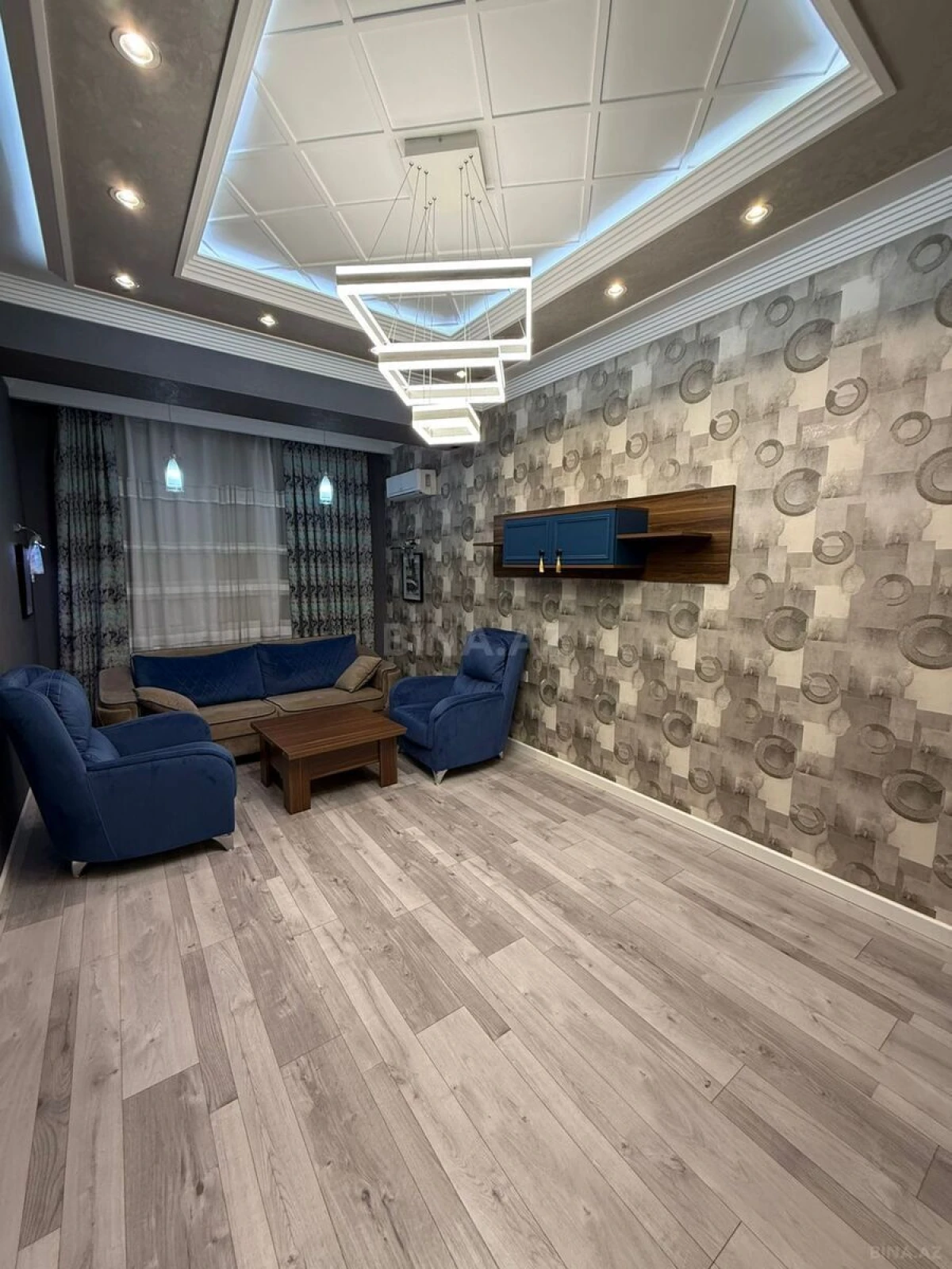 Kirayə verilir 2 otaqlı mənzil 85 m²