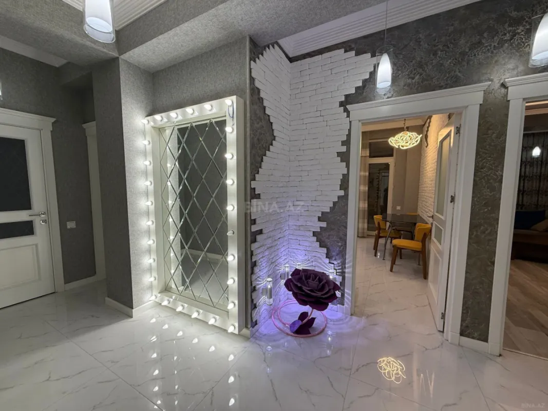 Kirayə verilir 2 otaqlı mənzil 85 m²