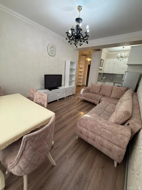 Kirayə verilir 2 otaqlı mənzil 60 m²
