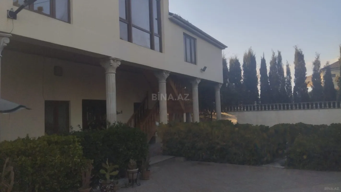 Kirayə verilir 6 otaqlı həyət evi 200 m²