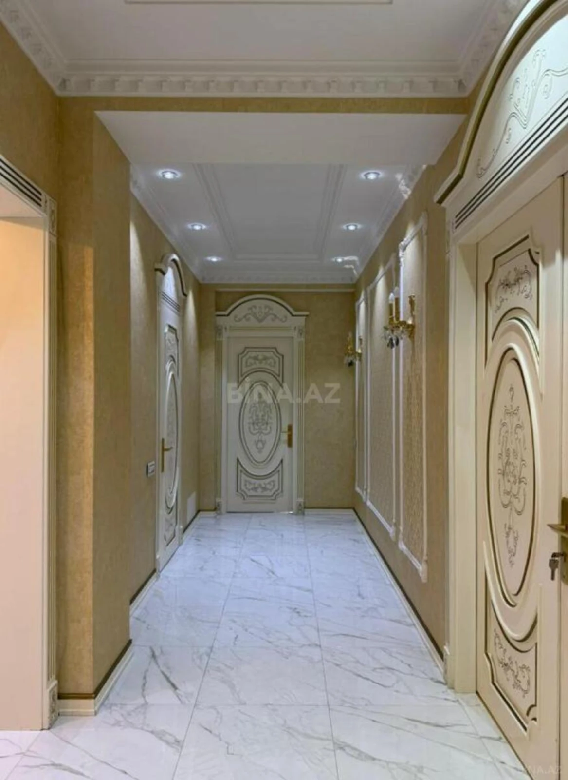 Satılır 3 otaqlı mənzil 154 m²