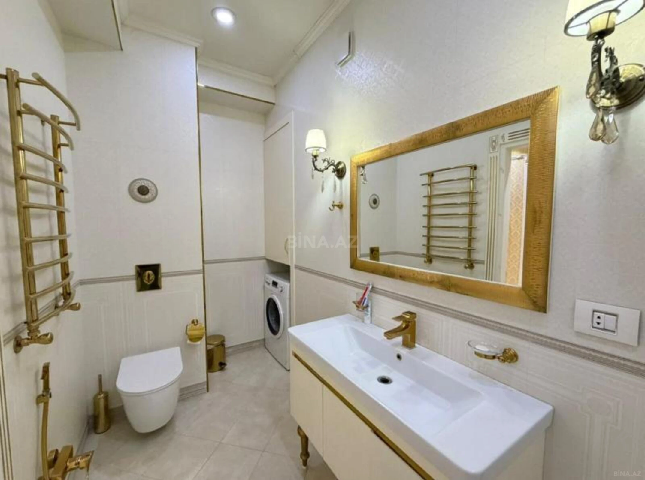 Satılır 3 otaqlı mənzil 154 m²