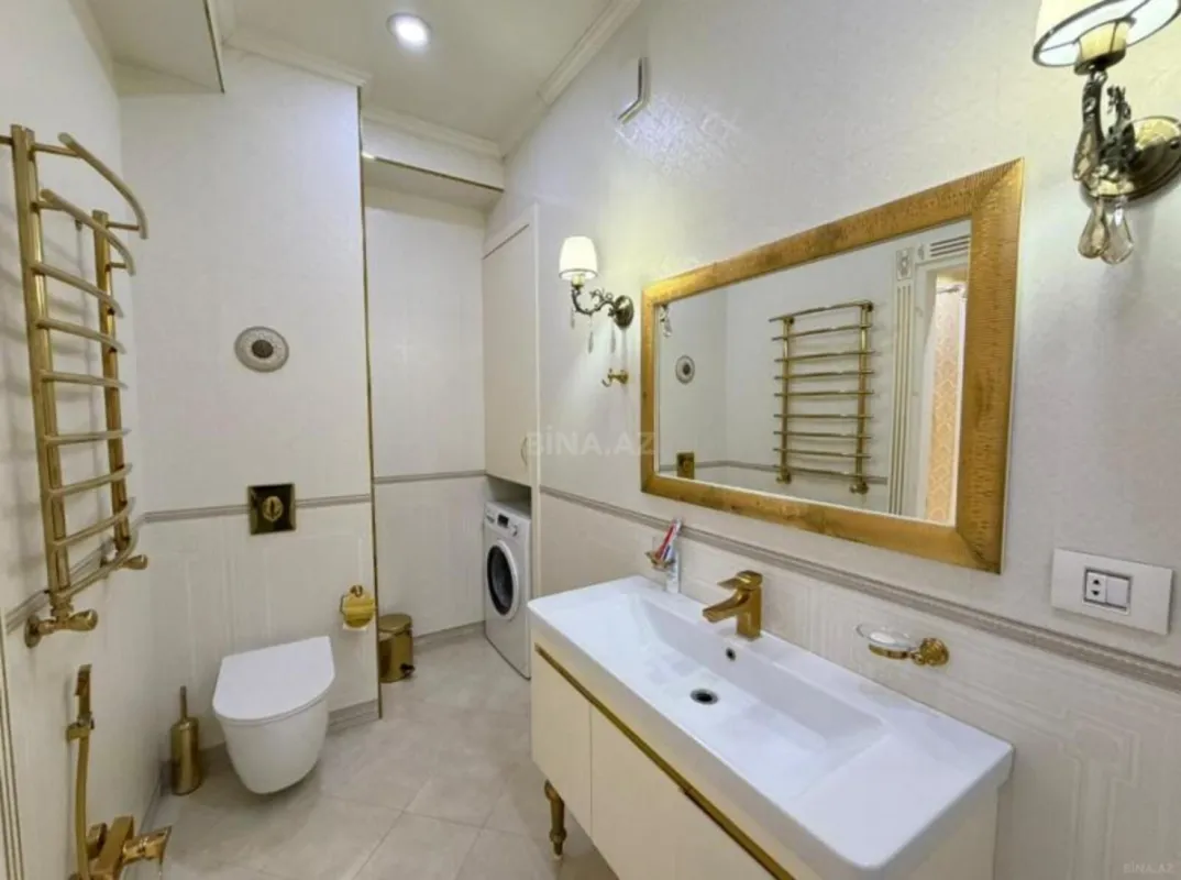 Satılır 3 otaqlı mənzil 154 m²