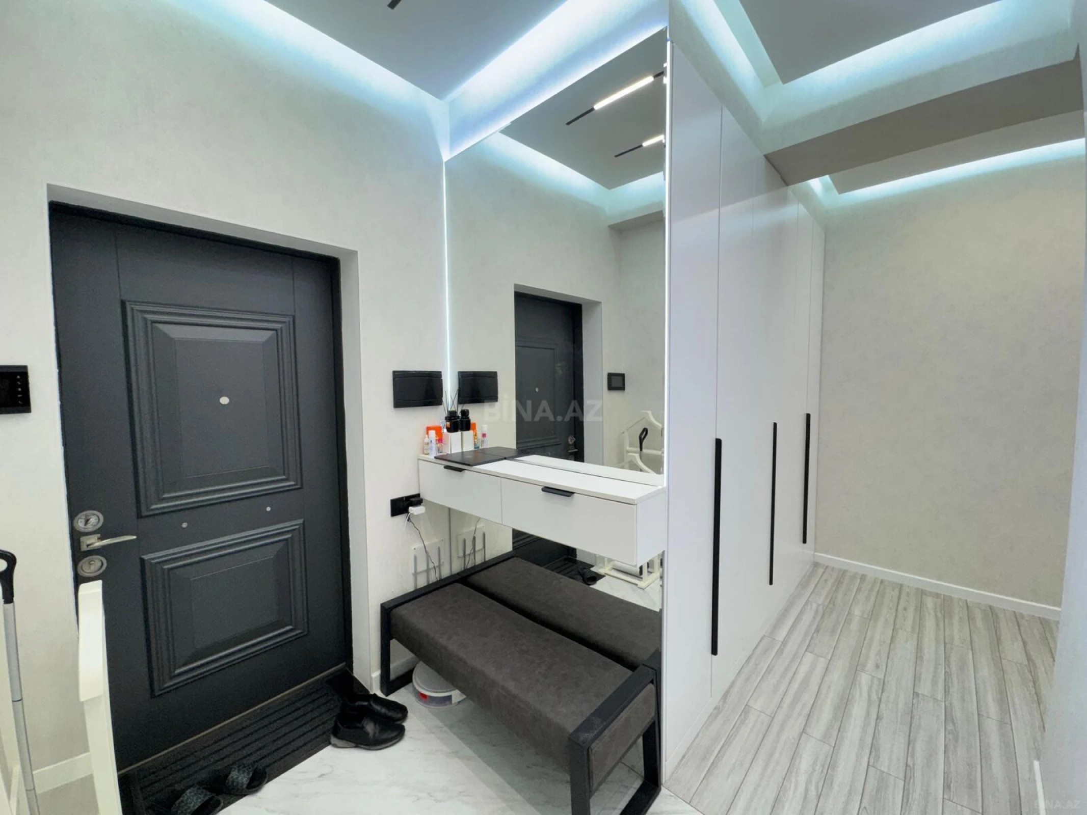 Satılır 3 otaqlı mənzil 110 m²