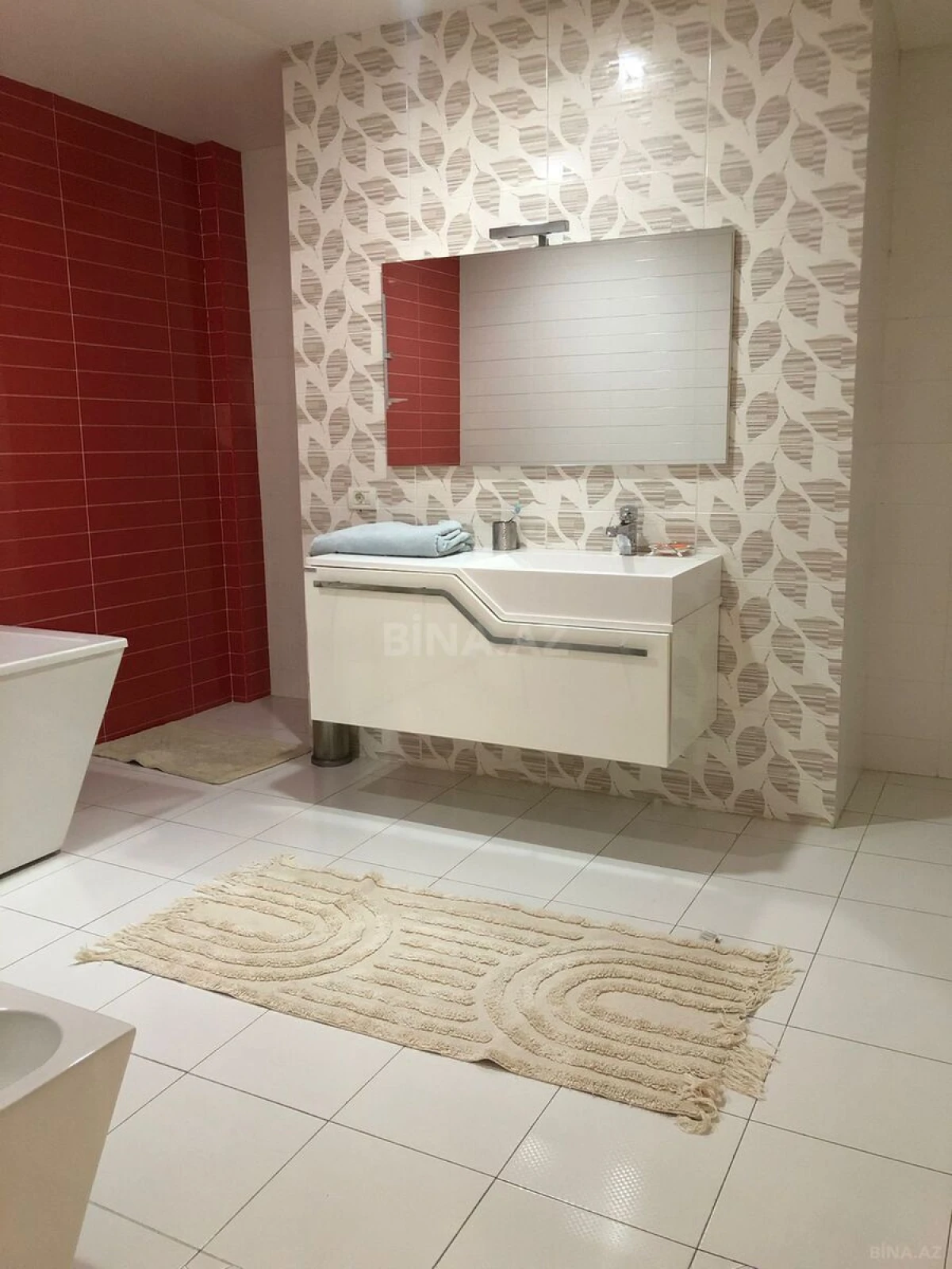 Satılır 6 otaqlı mənzil 433 m²