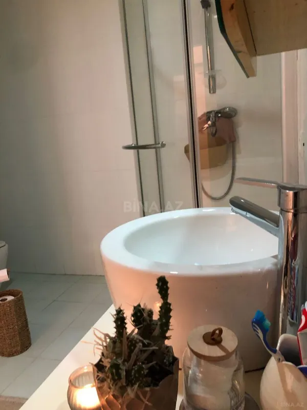 Satılır 6 otaqlı mənzil 433 m²