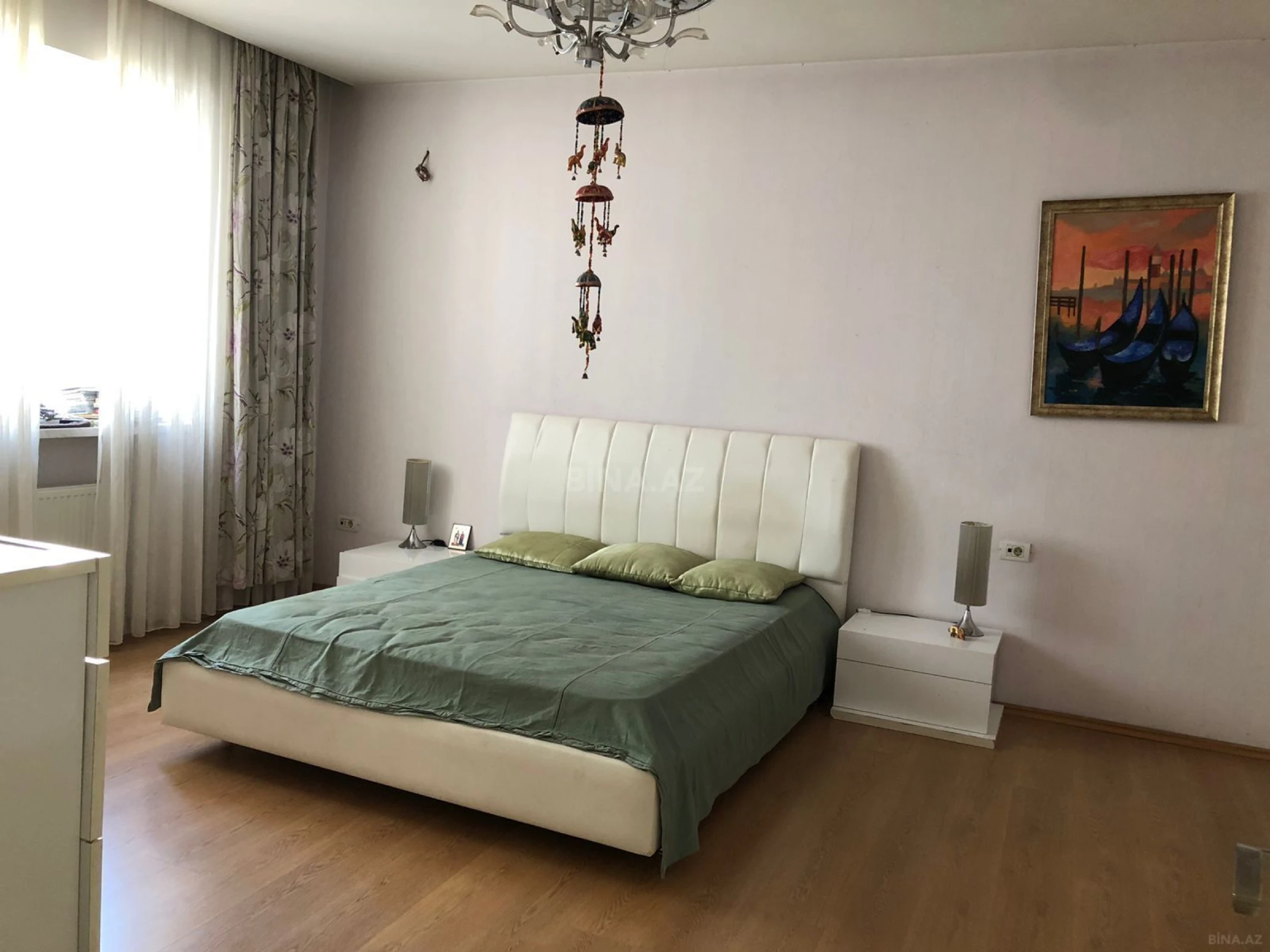 Satılır 6 otaqlı mənzil 433 m²