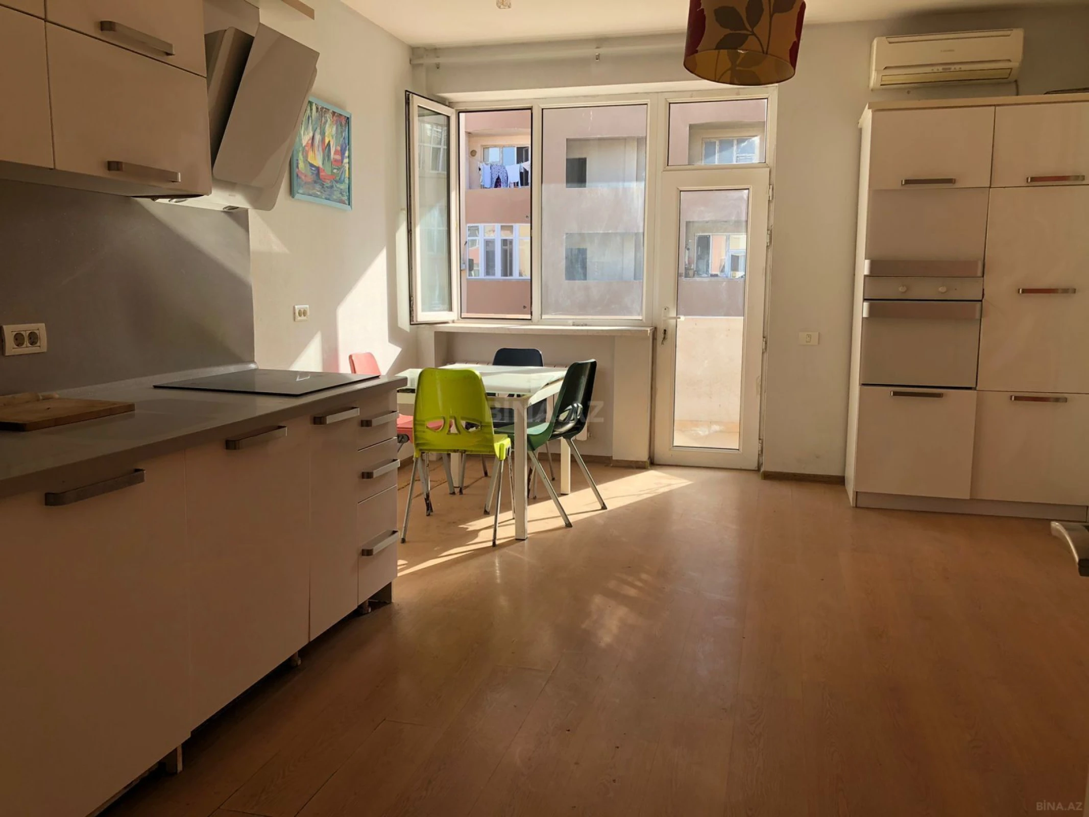 Satılır 6 otaqlı mənzil 433 m²