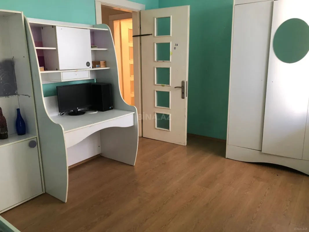 Satılır 6 otaqlı mənzil 433 m²