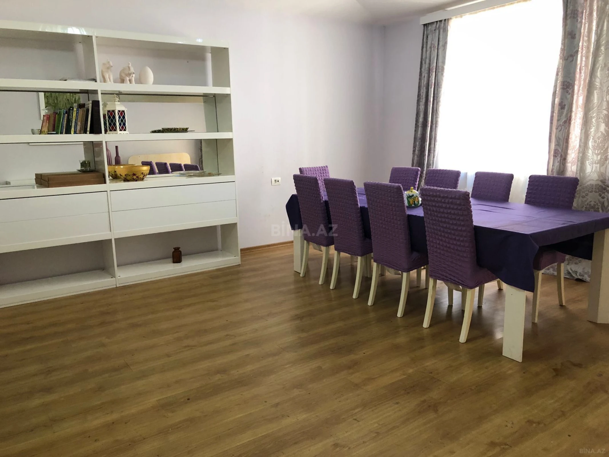 Satılır 6 otaqlı mənzil 433 m²