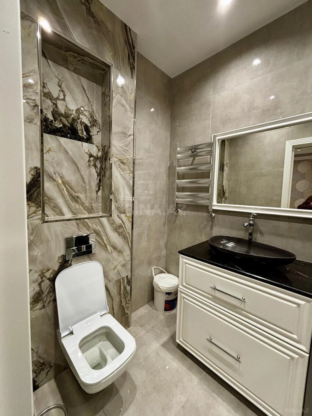 Satılır 3 otaqlı mənzil 101.7 m²