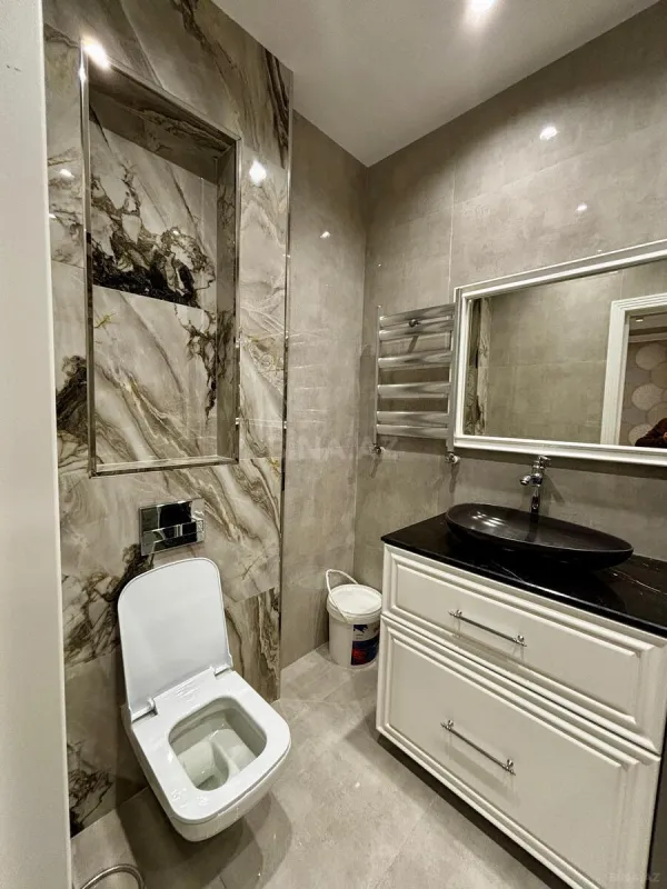 Satılır 3 otaqlı mənzil 101.7 m²