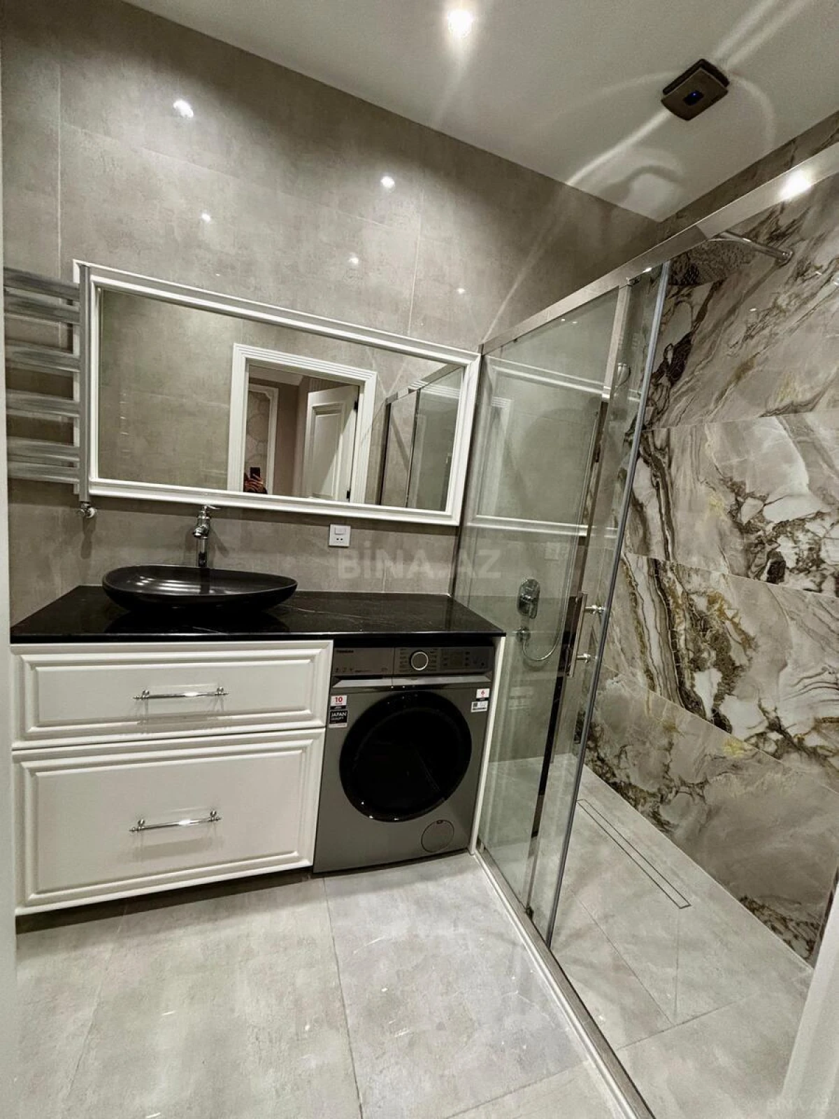 Satılır 3 otaqlı mənzil 101.7 m²