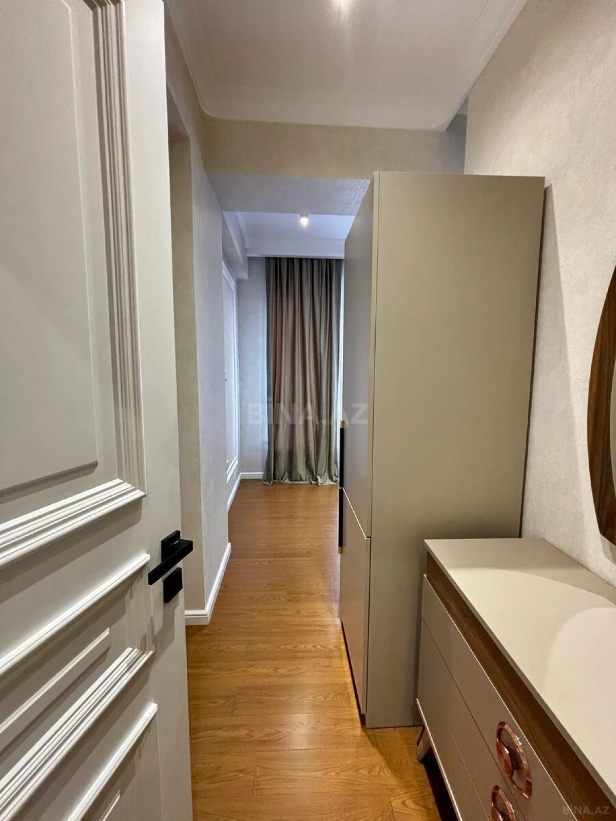 Satılır 3 otaqlı mənzil 101.7 m²