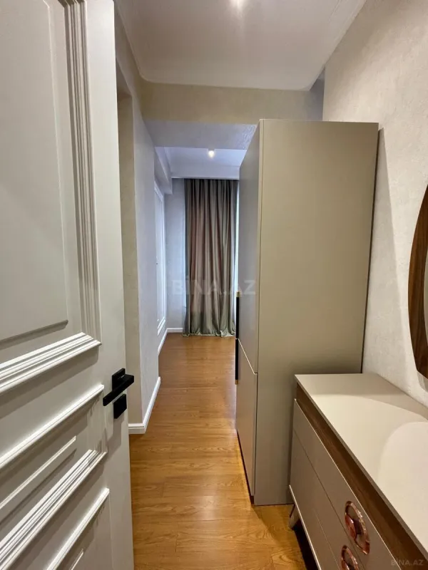 Satılır 3 otaqlı mənzil 101.7 m²