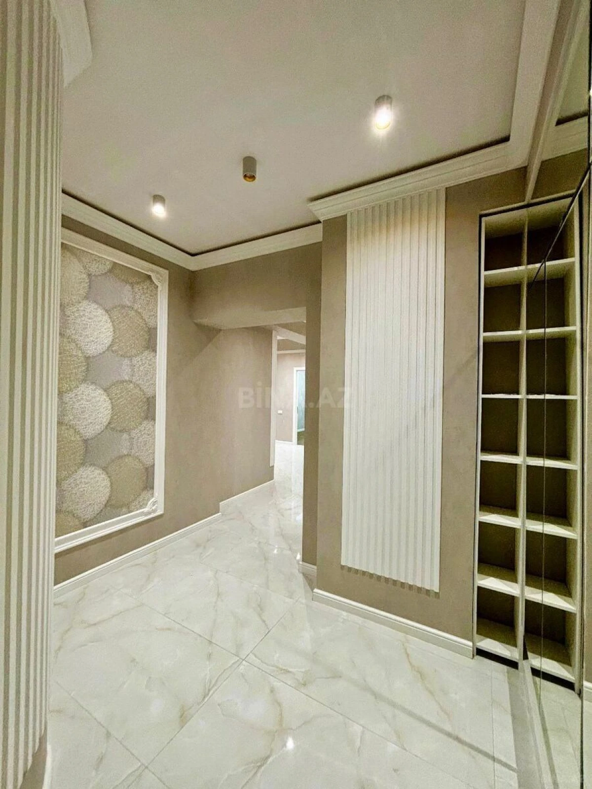 Satılır 3 otaqlı mənzil 101.7 m²