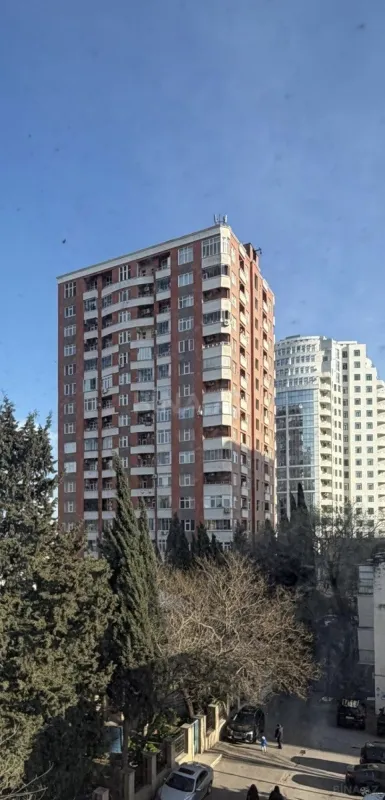 Satılır 2 otaqlı mənzil 92 m²