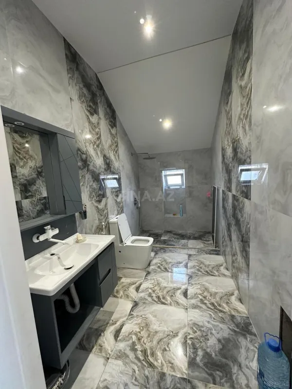 Satılır 7 otaqlı həyət evi 400 m²