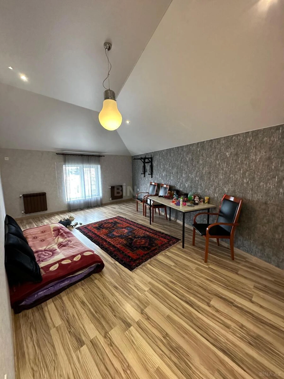 Satılır 7 otaqlı həyət evi 400 m²
