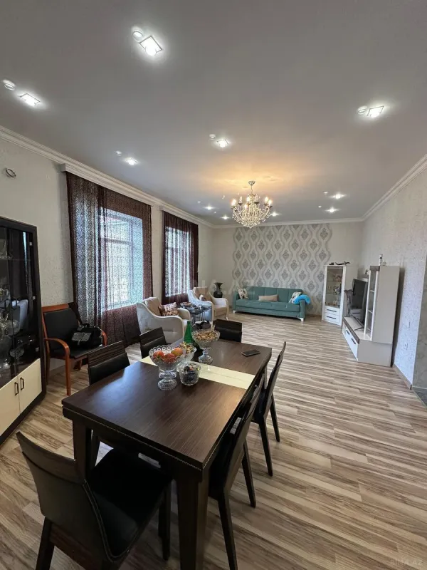 Satılır 7 otaqlı həyət evi 400 m²
