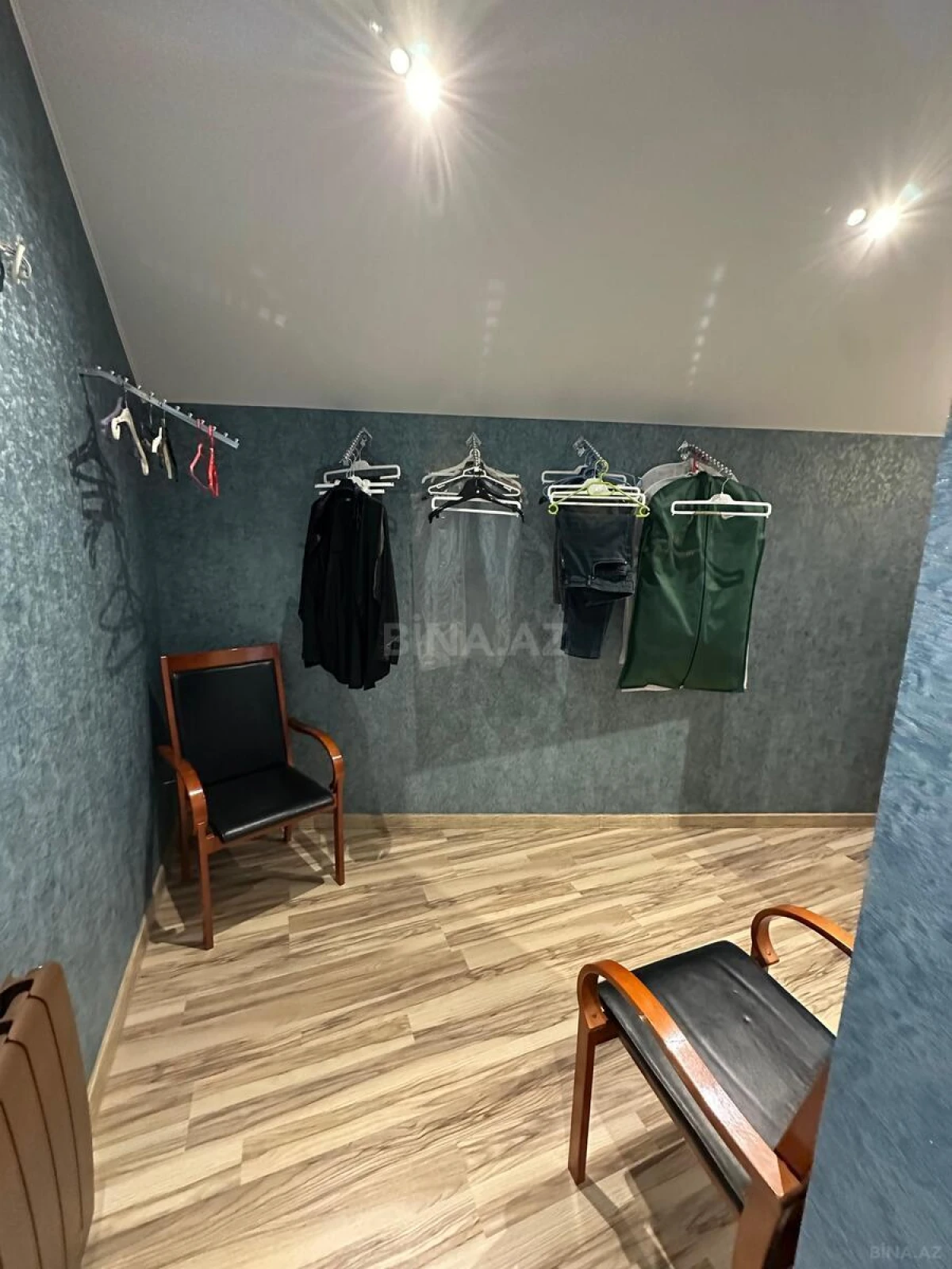 Satılır 7 otaqlı həyət evi 400 m²